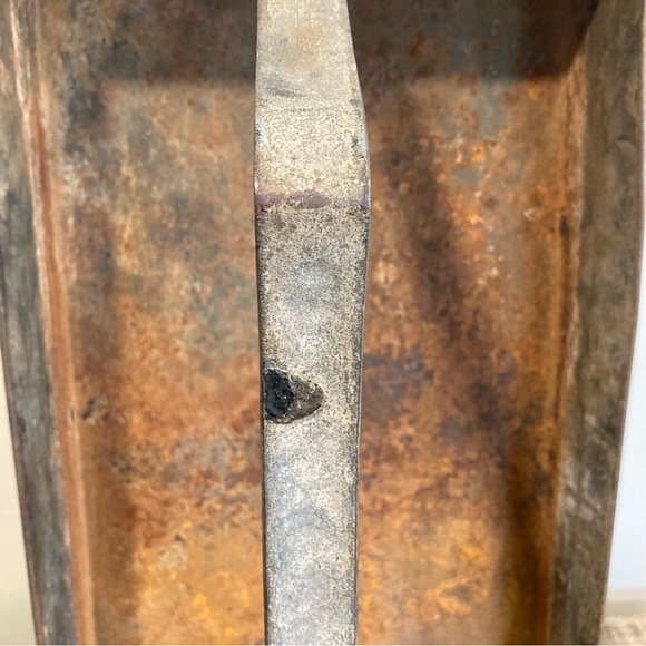 Vintage Metal Tool Box Tote Caddy Carrier w/ Handle Distressed - Picture 9 of 16